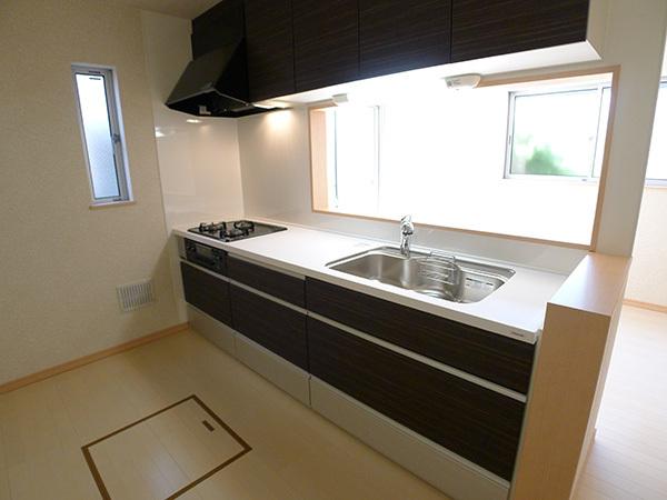 Kitchen. Face-to-face kitchen can feel your family close