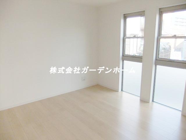 Non-living room. 2013/10