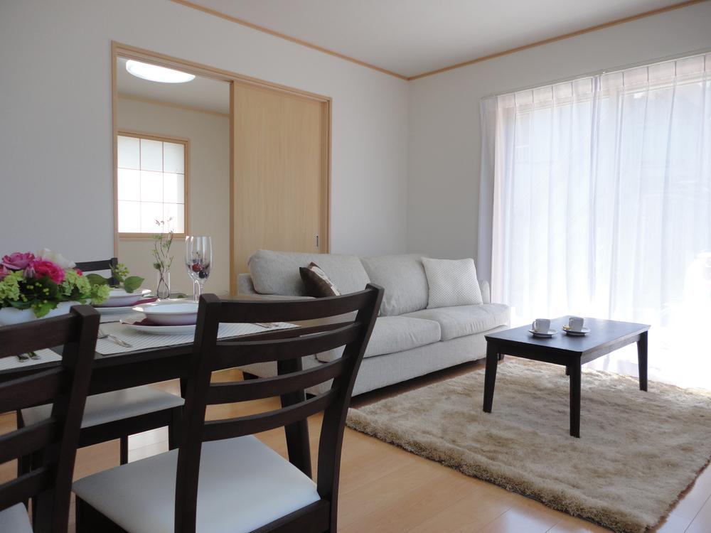 Same specifications photos (living). Same specifications