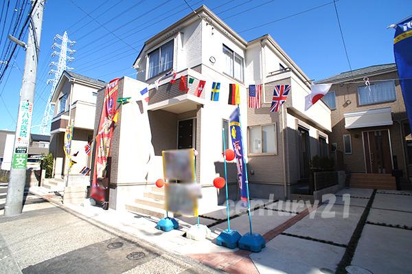 Local appearance photo. Local (11 May 2013) Shooting D Building