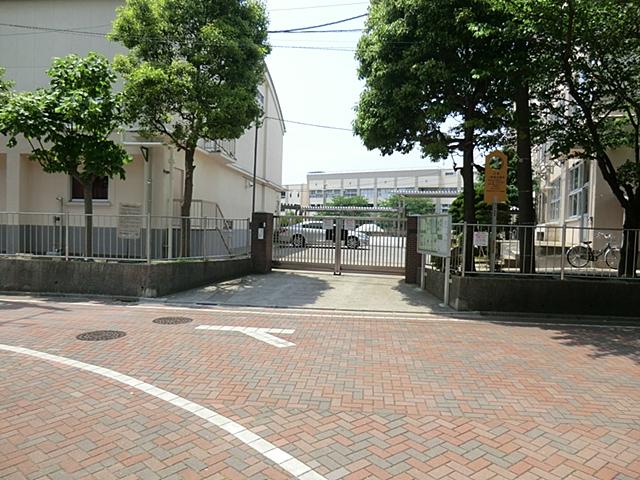 Junior high school. 1130m to Adachi Ward Takenotsuka Junior High School