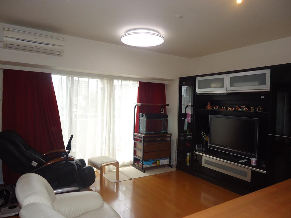 Living. Living-dining