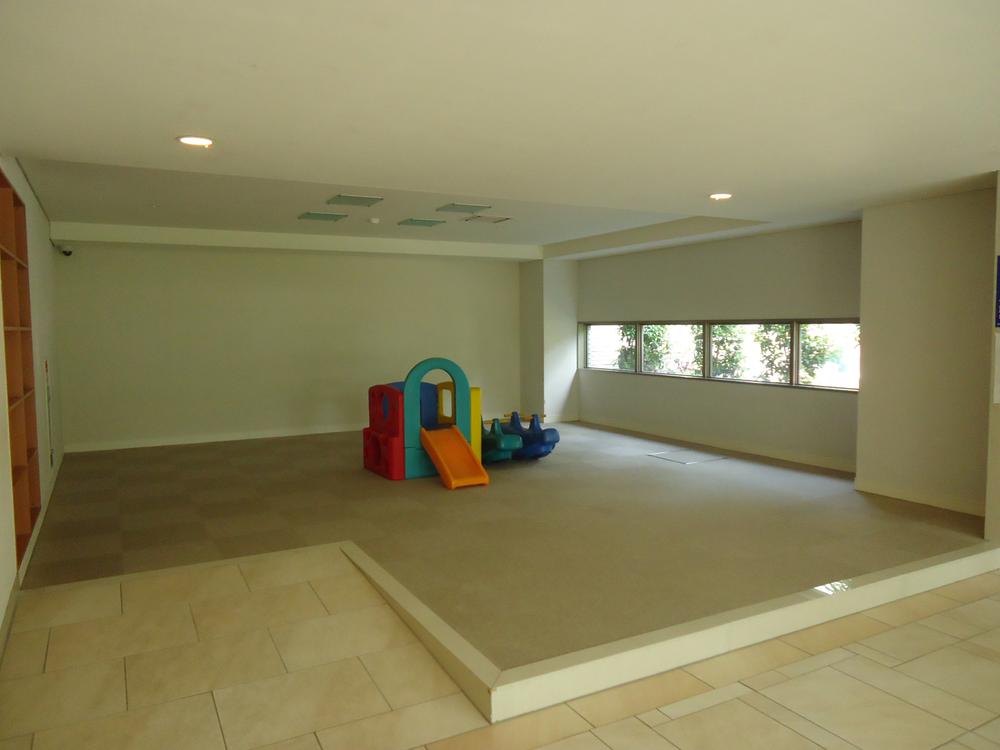 Other common areas. Kids Room