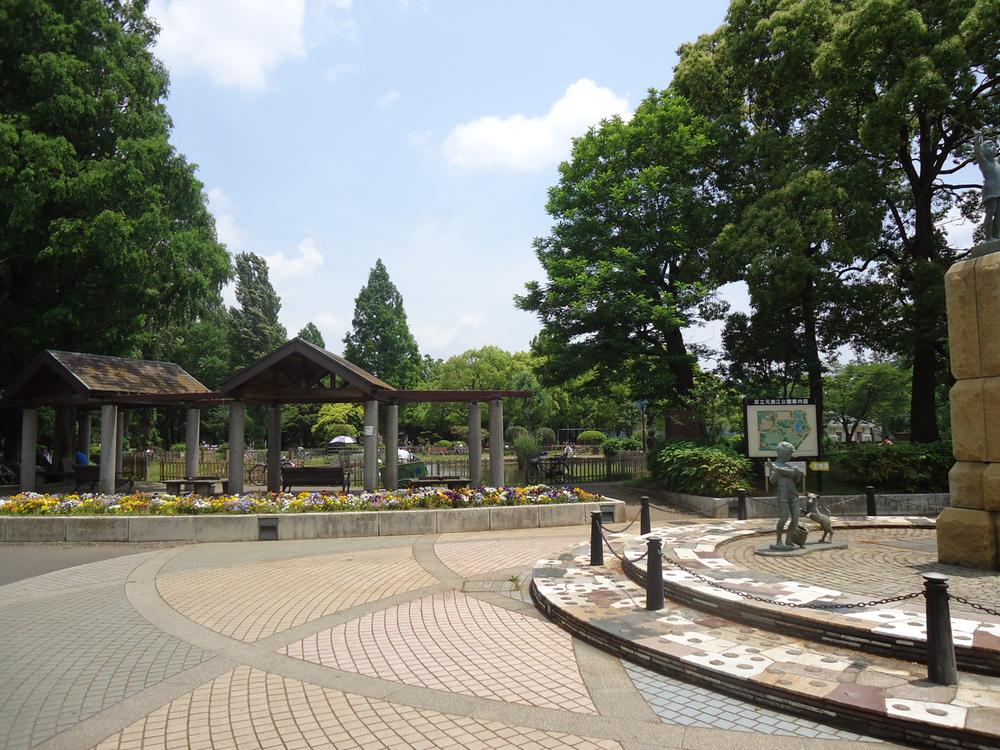 Other. A 1-minute walk from the municipal Motofuchi Jiang park (about 70m)