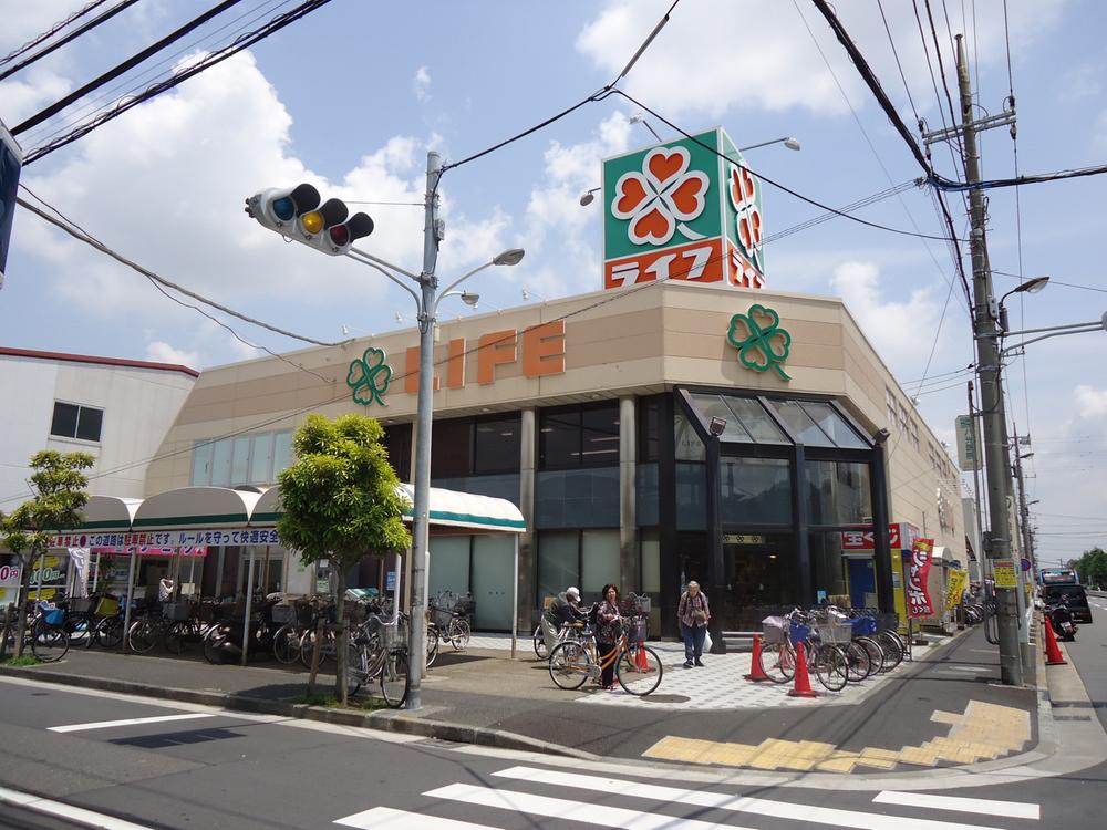 Other. An 8-minute walk from the life Takenotsuka Higashiten (about 570m)