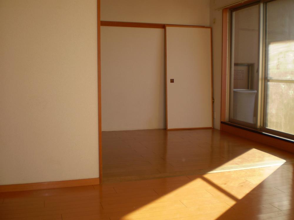 Non-living room. Indoor (11 May 2013) Shooting