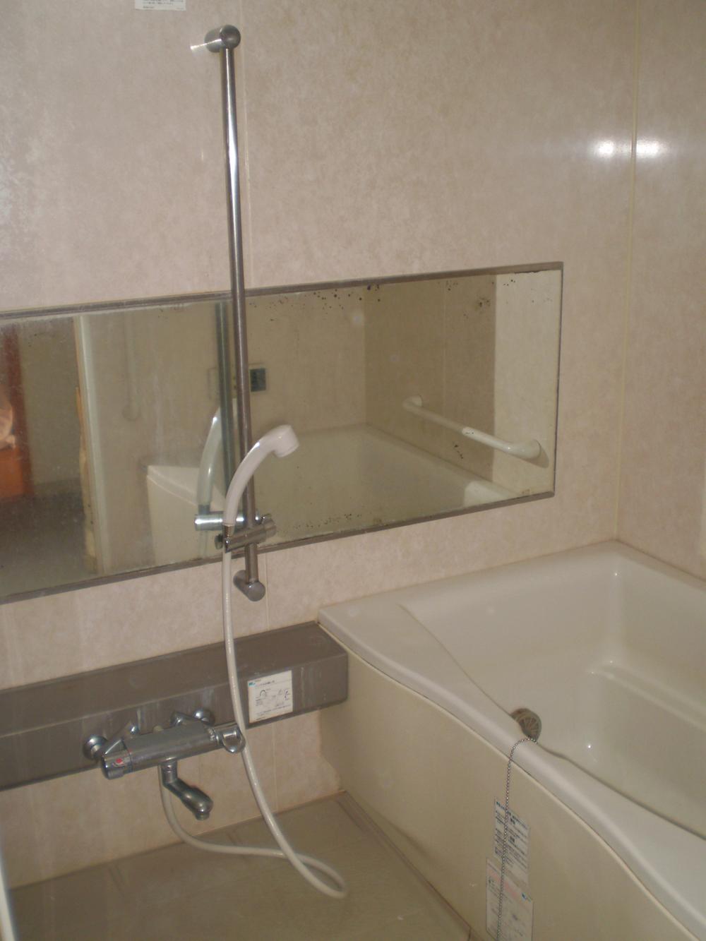 Bathroom. Indoor (11 May 2013) Shooting