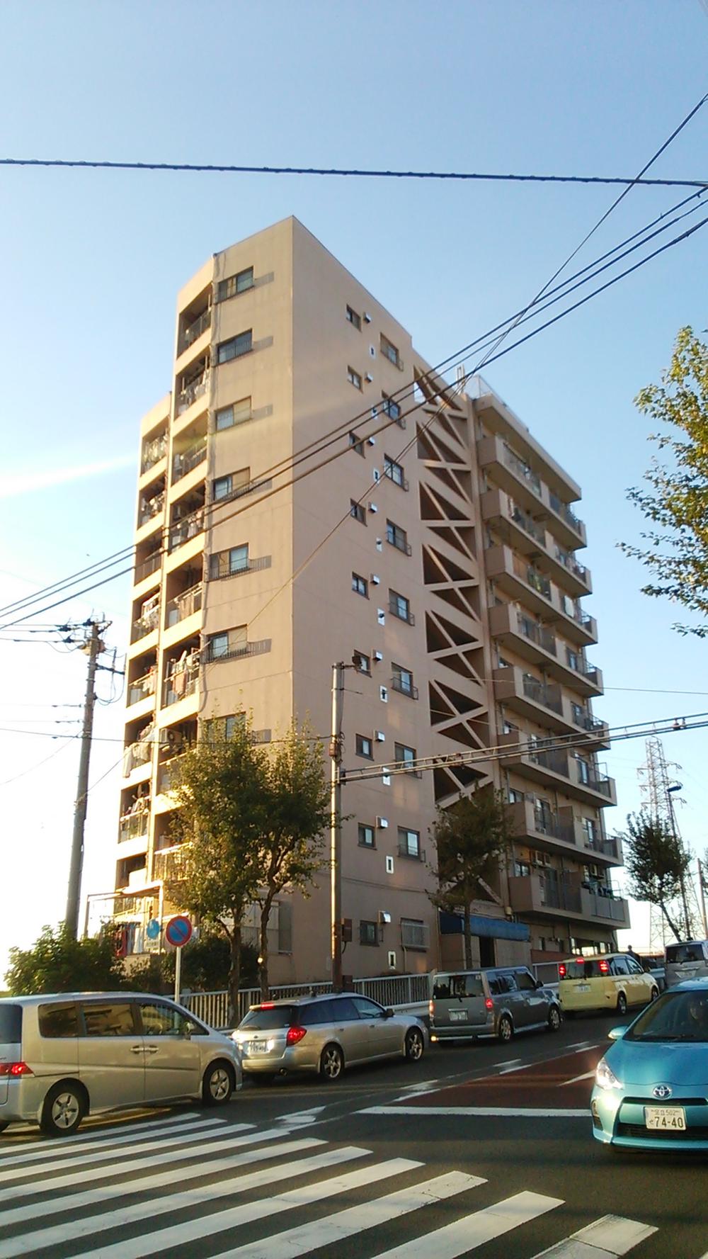 Local appearance photo. Local (11 May 2013) Shooting