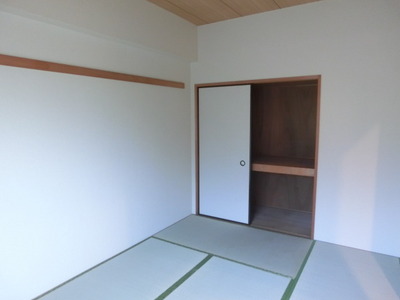 Other room space. 6 Pledge Japanese-style room Windows equipped with bright rooms