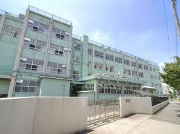 Junior high school. 1050m to Adachi Ward flower garden junior high school