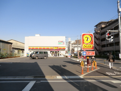 Convenience store. 900m until the Daily Yamazaki (convenience store)