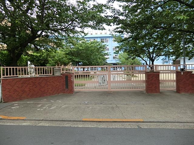 Junior high school. Kurishima 270m until junior high school