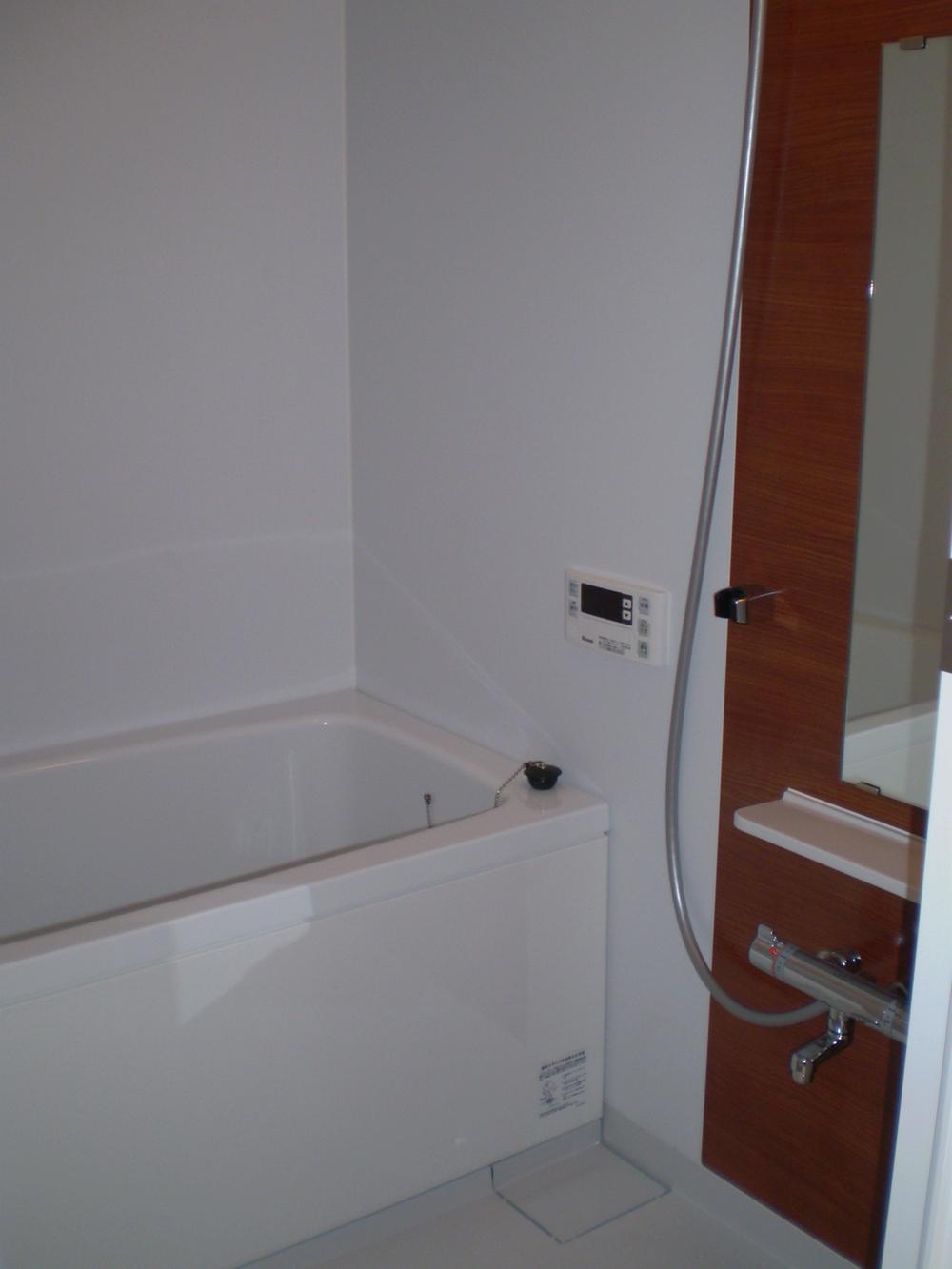 Bathroom. Indoor (12 May 2013) Shooting