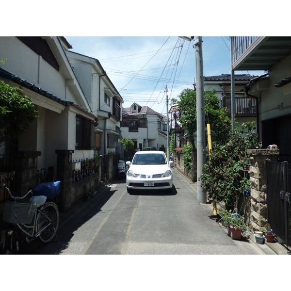 Local photos, including front road. Frontal road