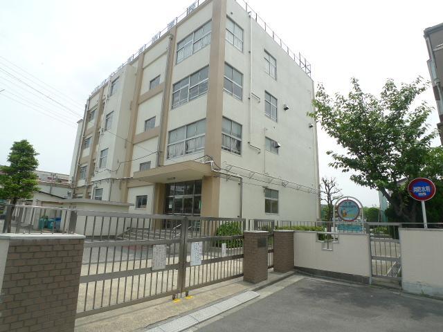 Primary school. 785m to Adachi Ward Aoi elementary school (elementary school)