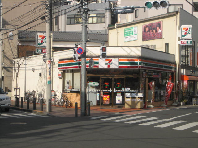 Convenience store. Seven-Eleven Takenotsuka 1-chome to (convenience store) 92m