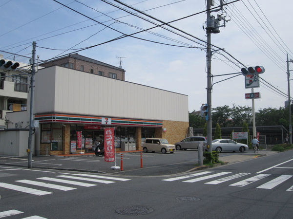 Convenience store. Seven-Eleven Adachi Towa 2-chome up (convenience store) 77m