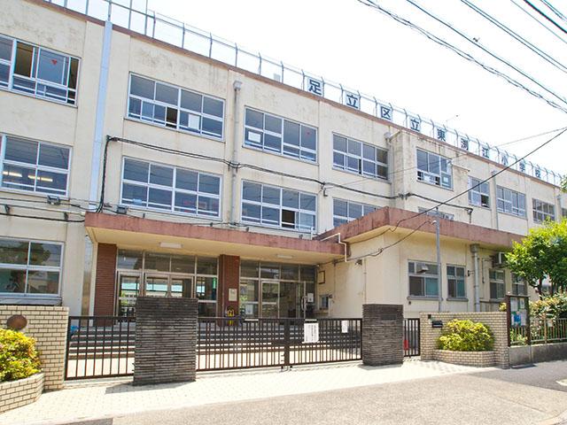 Primary school. HigashiFuchie elementary school