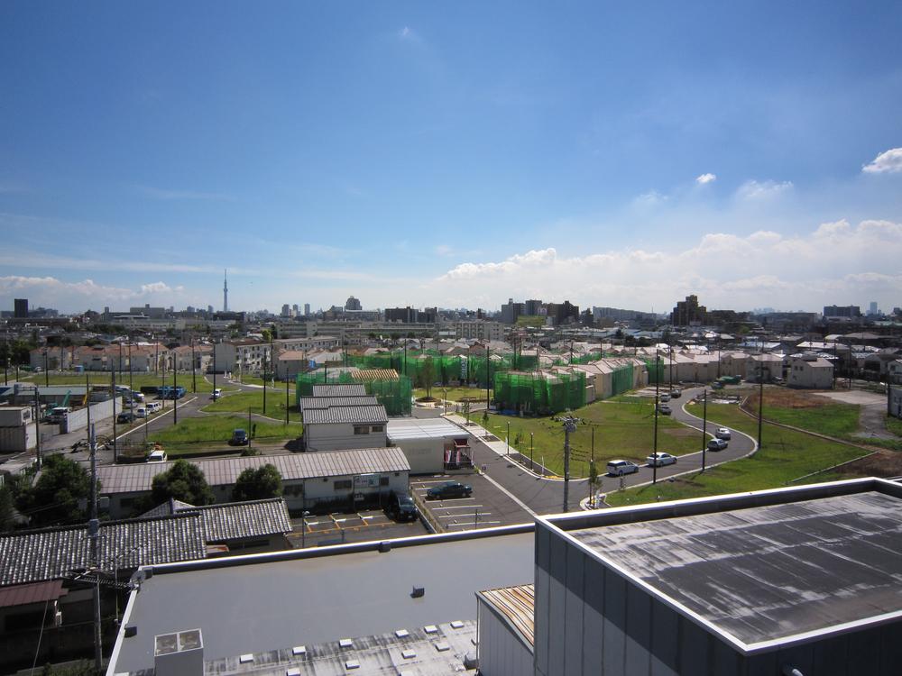 View photos from the dwelling unit. View from the site (August 2012) shooting