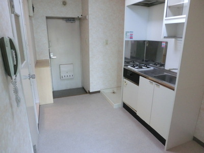 Living and room. About 4 Pledge kitchen room of