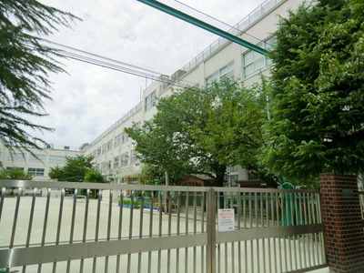 Primary school. Motoki up to elementary school (elementary school) 900m