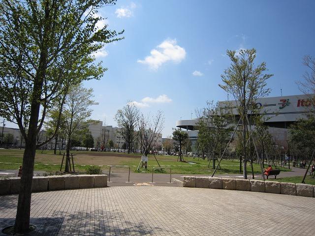 park. 500m to Nishiarai Sakae park