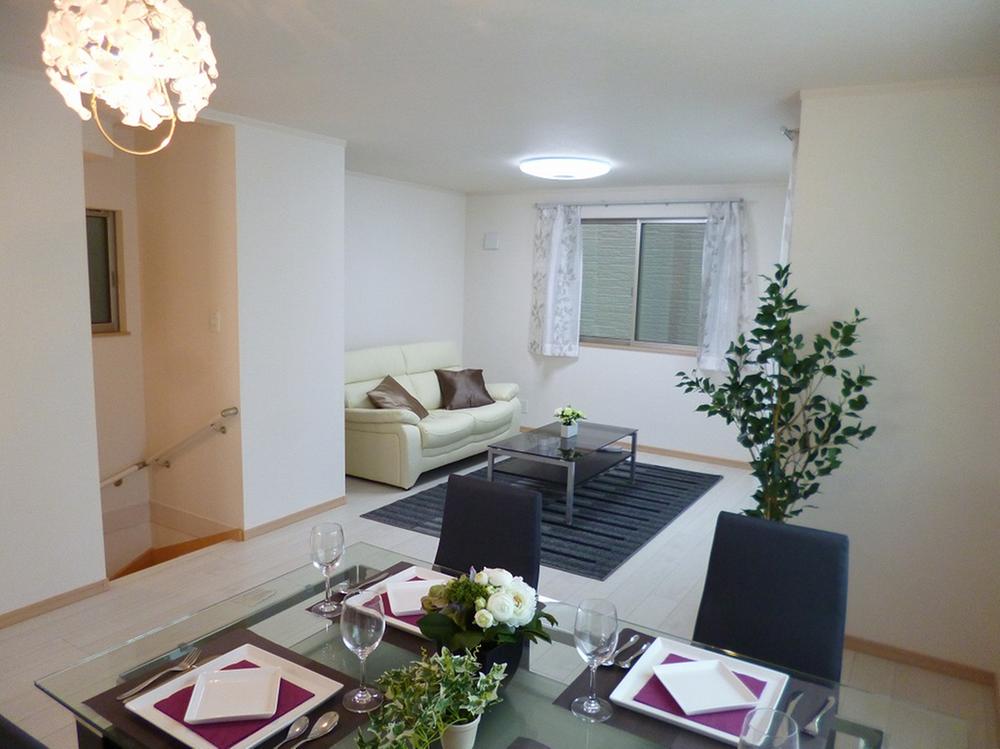 Living. Welcoming the whole family in the 18 pledge more than LDK!