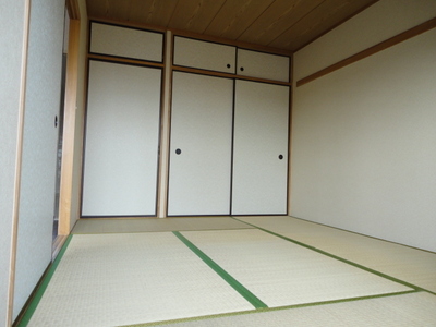 Living and room. Japanese-style room Housed 2 between half