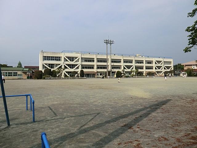Primary school. Akiruno Municipal Nishiakiru to elementary school 185m