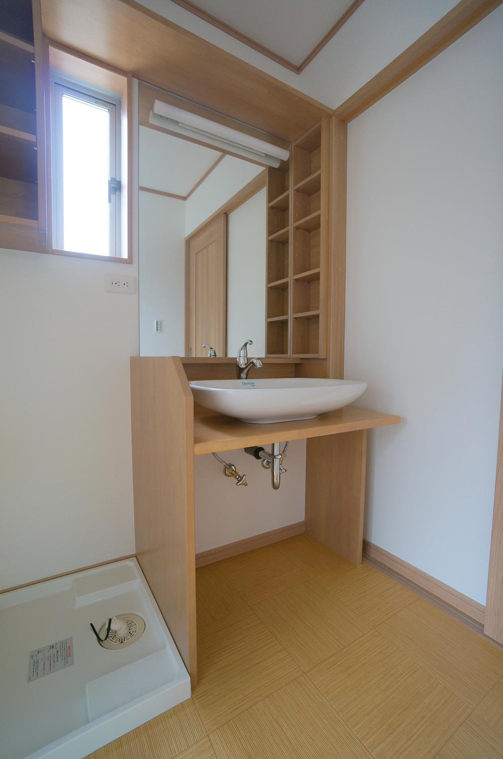 Same specifications photos (Other introspection). Washbasin same specifications