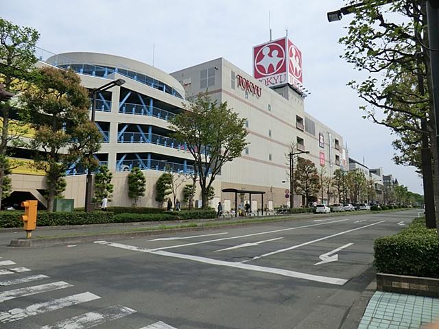 Supermarket. Akiruno to Tokyu 1037m