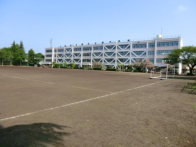 Junior high school. Akiruno Tatsuhigashi until junior high school 1297m