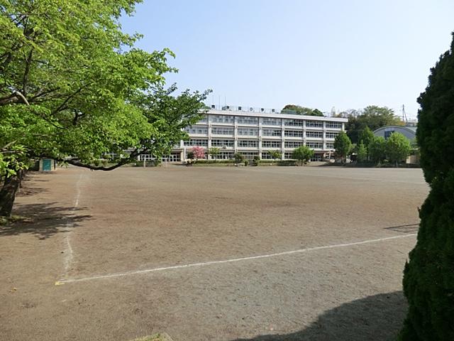 Primary school. Akiruno TatsuminamiakiTome to elementary school 1094m