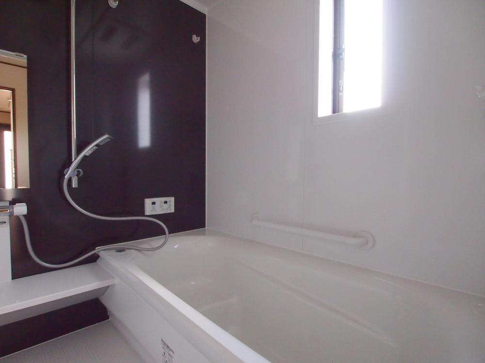 Same specifications photo (bathroom). Bathroom same specifications
