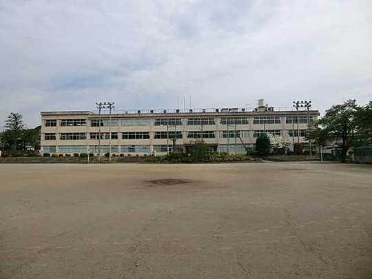 Junior high school. Akiruno Municipal Mashito until junior high school 1610m