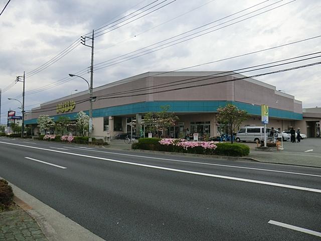 Supermarket. Inageya Akiruno 1151m up shop between the rain