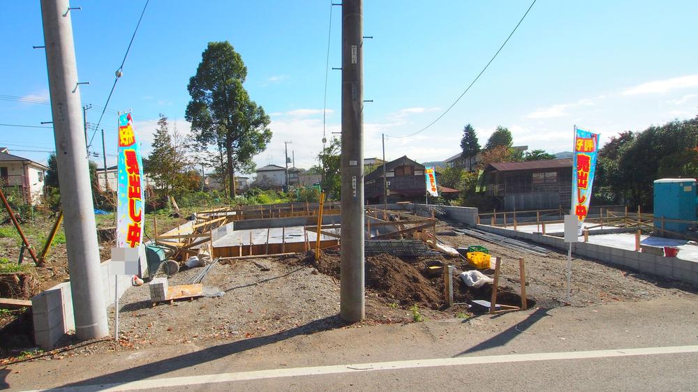 Local photos, including front road. Local (11 May 2013) Shooting