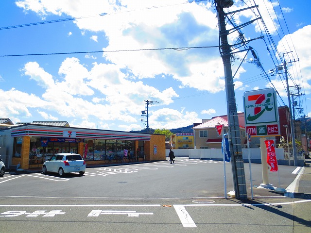 Convenience store. Seven-Eleven Musashi Itsukaichiekimae store up (convenience store) 739m