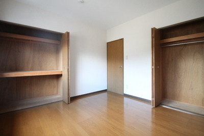 Living and room. With compartment