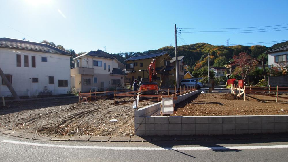 Local photos, including front road. Local (11 May 2013) Shooting