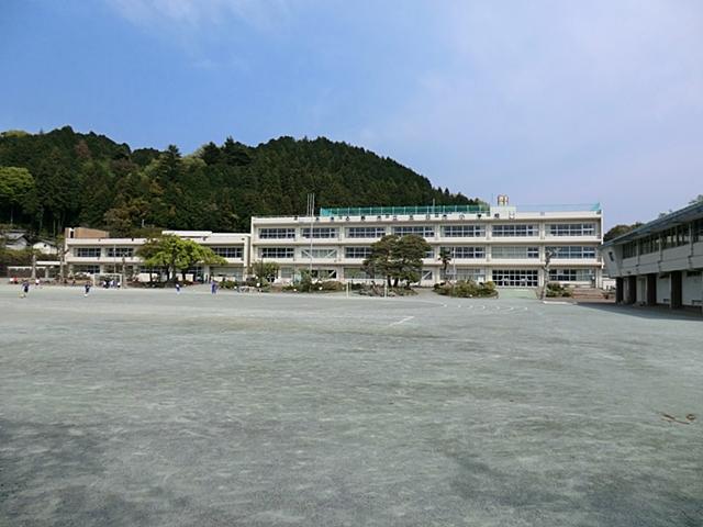 Primary school. Akiruno Municipal Itsukaichi to elementary school 768m