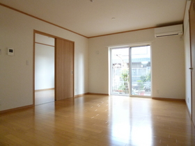 Living and room. Spacious LDK (2)
