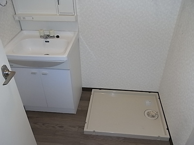 Washroom. Washing machine in the room ・ Independent wash basin