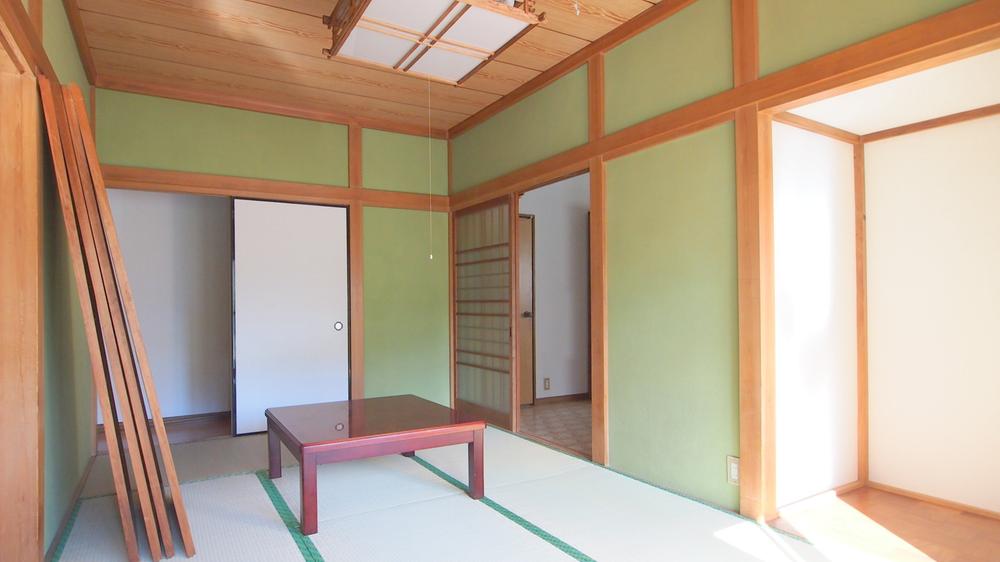 Other introspection. Japanese style room