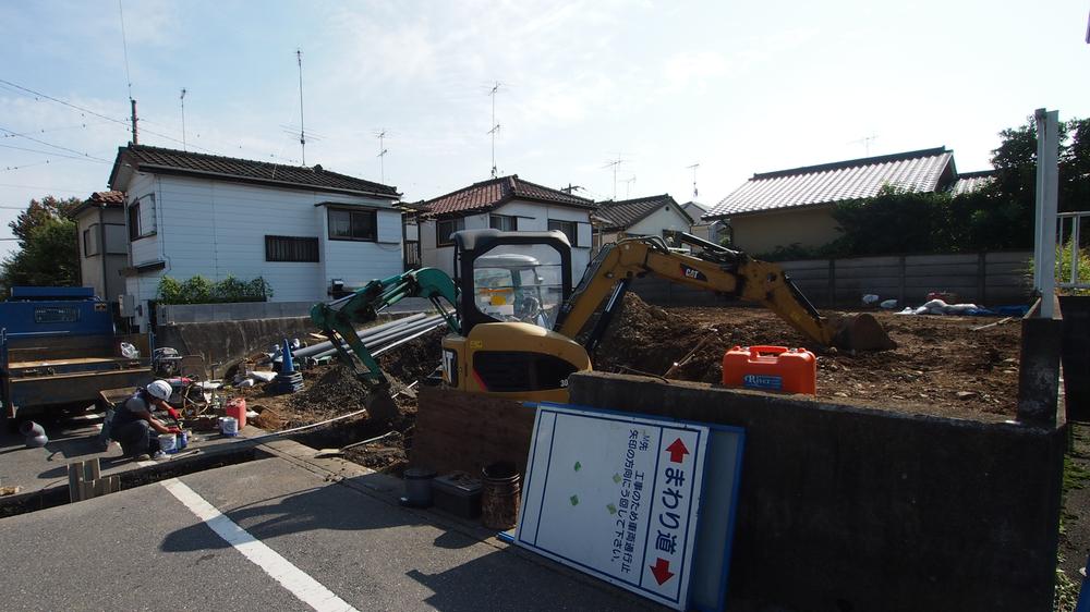Local photos, including front road. Current state November shooting