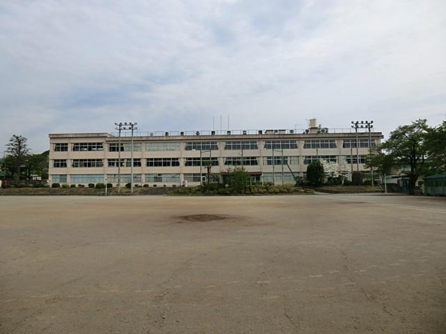 Junior high school. Akiruno Municipal Mashito until junior high school 1385m