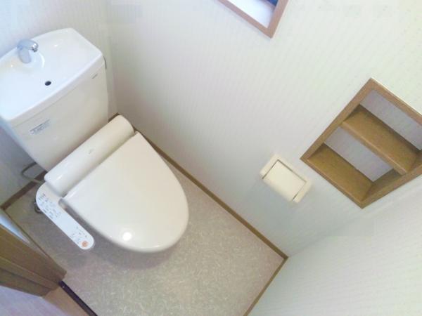 Toilet. Washlet new replaced., Cemented floor cushion floor, Already in place Paste Cross.