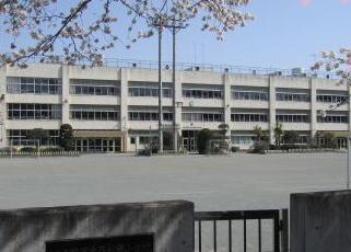 Primary school. Akiruno Municipal Nishiakiru to elementary school 192m