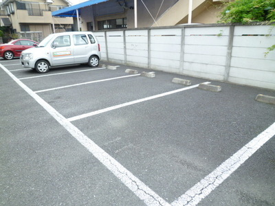 Parking lot.  ☆ On-site parking ☆ 