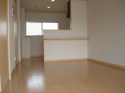 Living and room. Popular LDK!